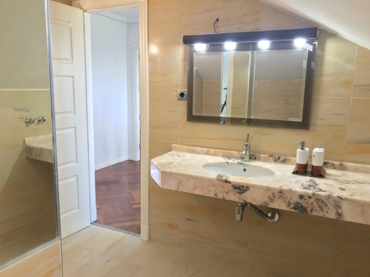 Alojamiento Martel Villa Majadahonda Esterno foto